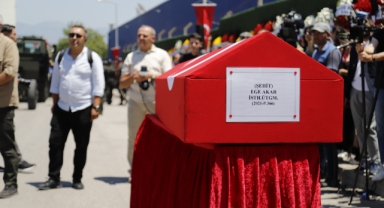 İzmir, şehidini gözyaşlarıyla uğurladı…