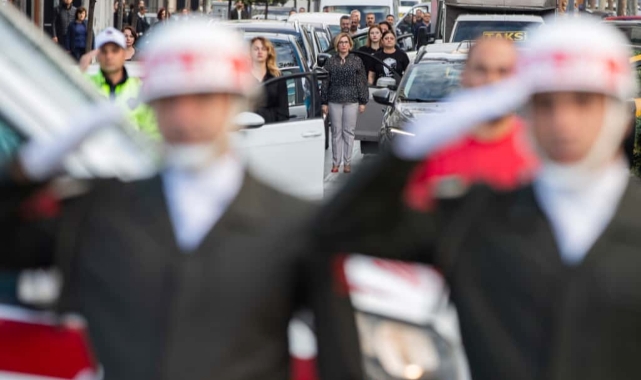 İzmir Ata'sını unutmadı!