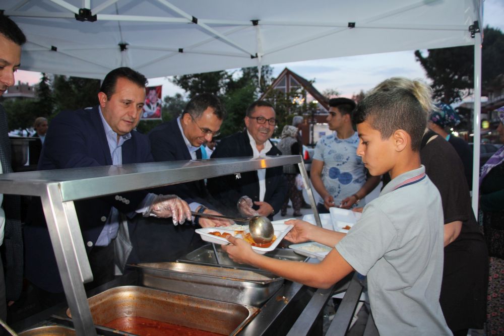 Menderes’te İftarlar Bir Başka Güzel