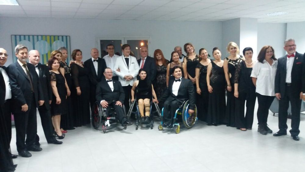 Sanat Engel Tanımadı...