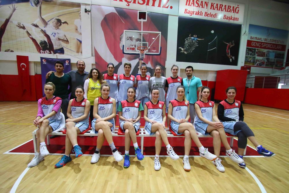 Haydi Bayraklı'nın kızları!