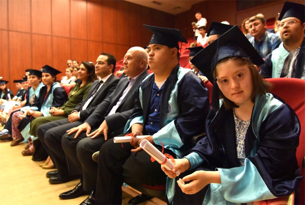 Down sendromlu çocuklara temsili diploma