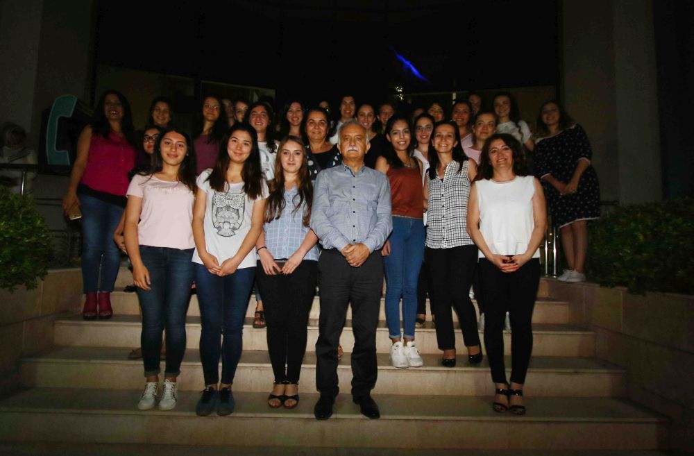 Karabağ öğrencilerle iftarda buluştu