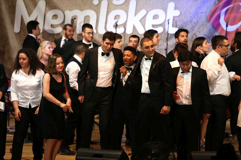 En büyük otizm korosu büyüledi