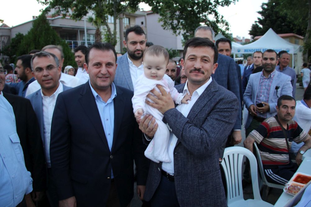 Dağ, Mendereslilerle İftar Yaptı