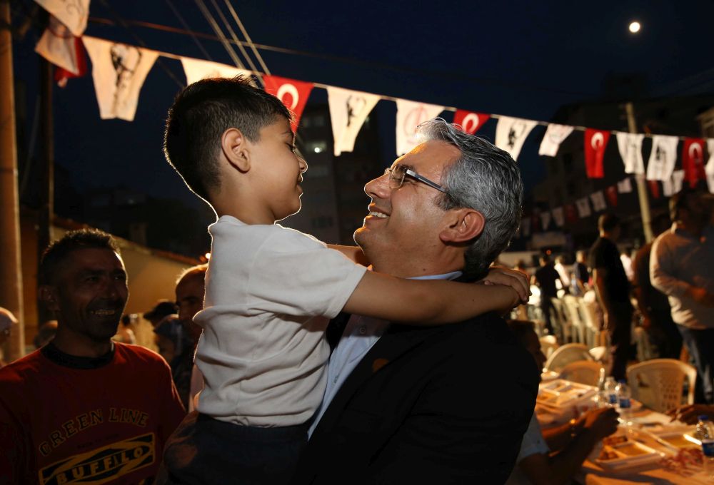 Karşıyakalı Romanlar iftarda buluştu