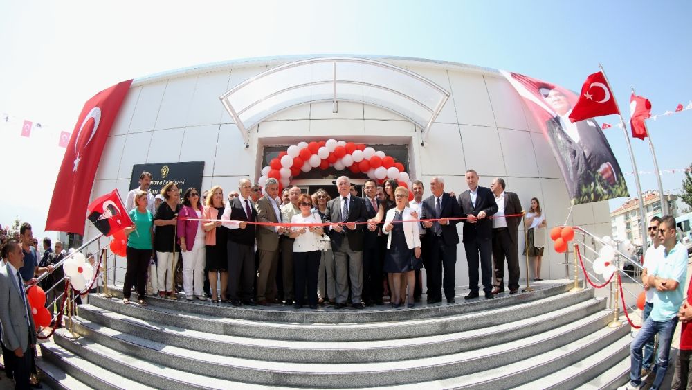 Bornova'da Kültür Merkezleri Atağı