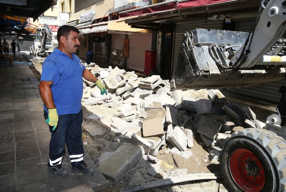 Alsancak sokaklarına ilk neşter vuruldu