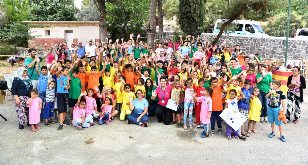 Bu gençlerin eli öpülür