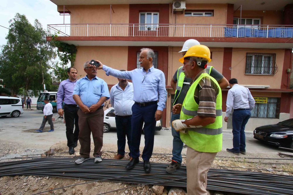 Bayraklı kültür merkezi ve cemevi projesinin temeli atıldı