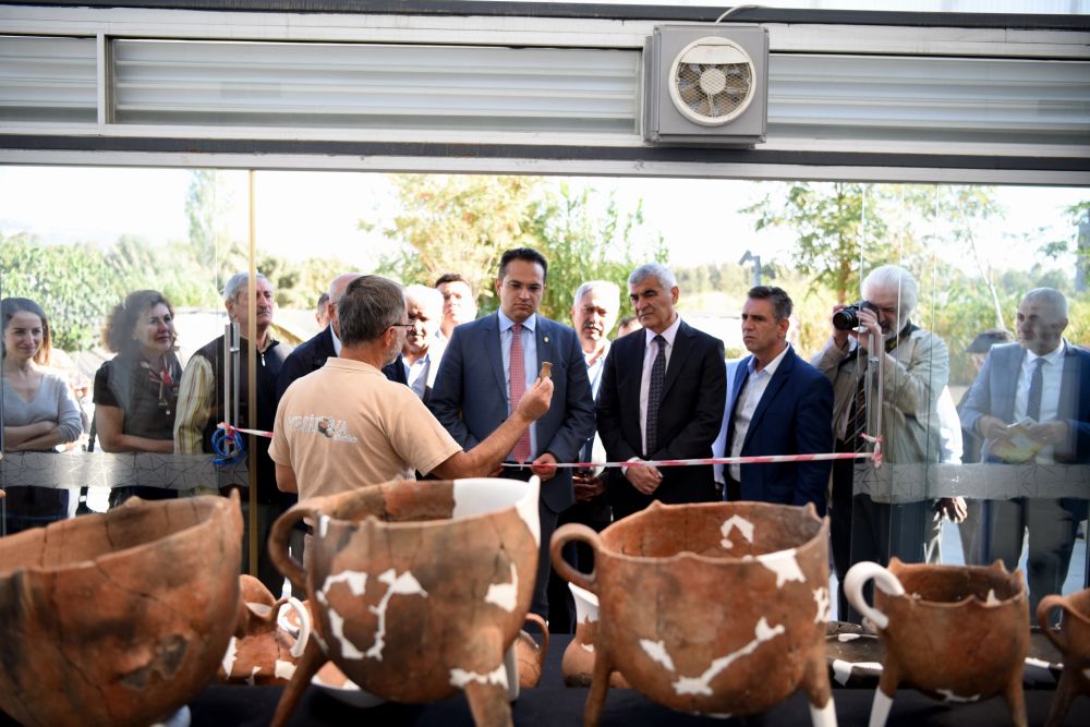 İzmir’in 8500 ve 5000 yıl öncesine ait 200 yeni eser bulundu