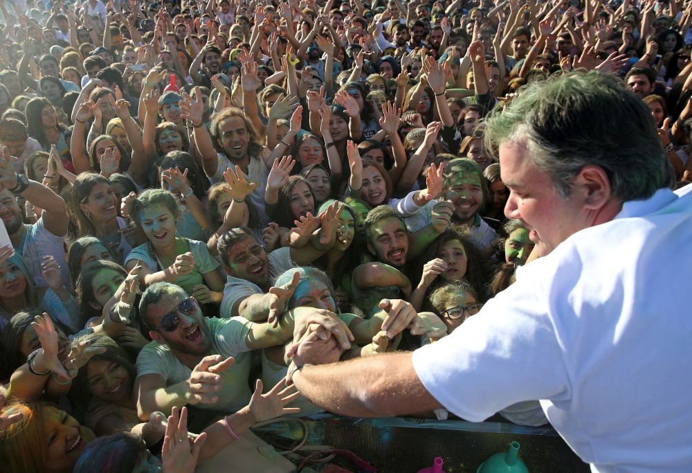 Renklerin Festivali’nde Gölet gökkuşağı gibi oldu