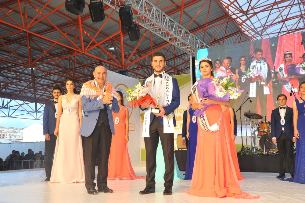 Sakin Şehir Mandalina Festivali'yle coştu