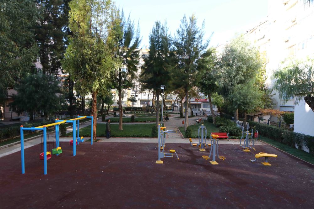 Bayraklı’ya “modern” parklar