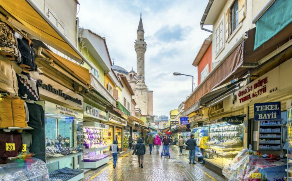 Kemeraltı'nın çilesi bitmiyor: Hırsızların yuvası oldu