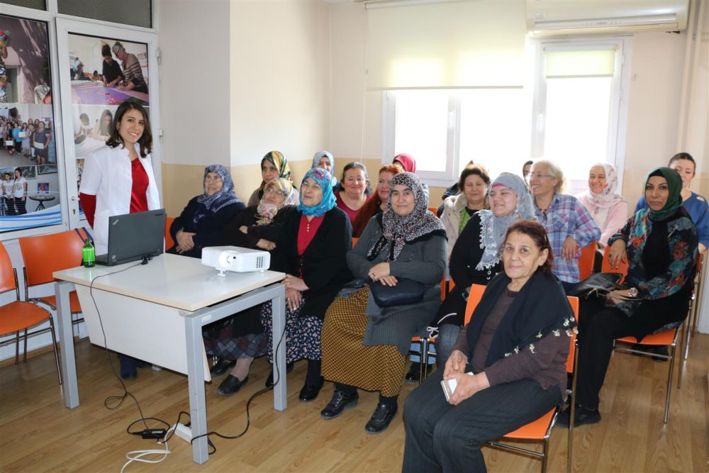 Karabağlar’da “Menopozla Yaşam” semineri