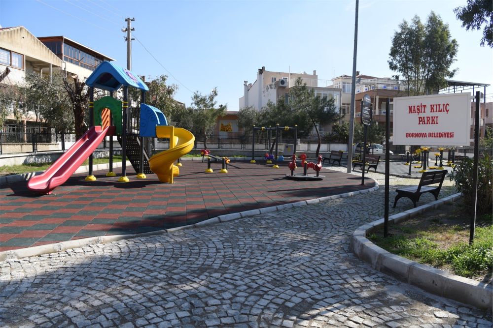 Bornova’da park bakımına önem veriliyor