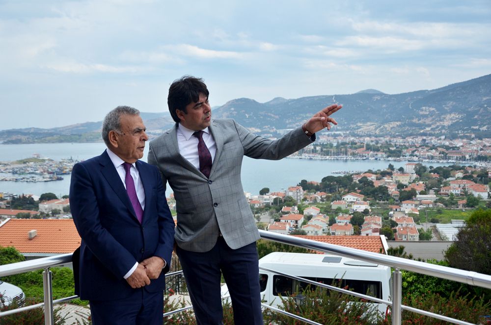 Kocaoğlu ve Demirağ, Foçalı muhtarlarla buluştu