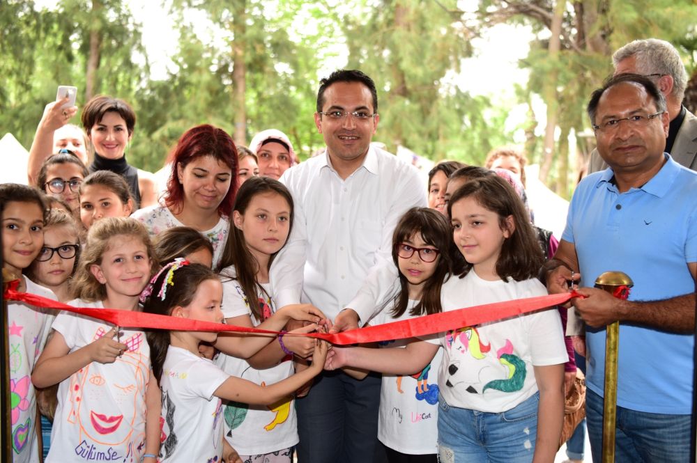 Bornova Belediyesi kursiyerlerinin sergi heyecanı