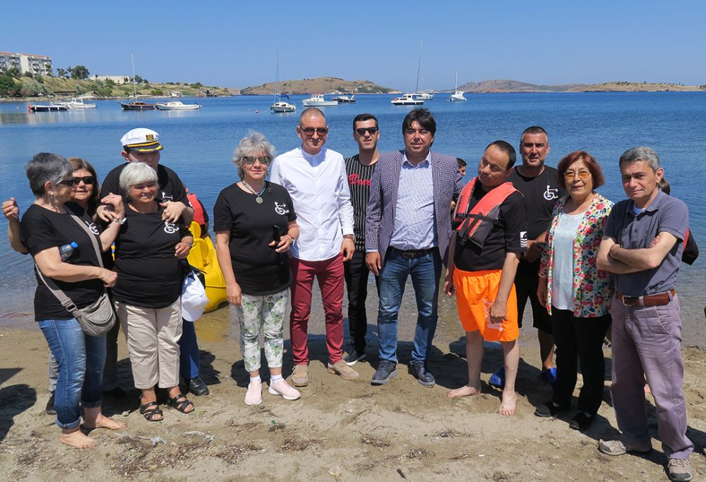 Foça’da ‘Engelsiz Deniz Sporları’ etkinliği düzenlendi