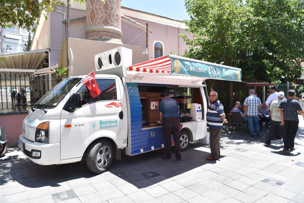 Bornova Belediyesi, iyi günde de kötü günde de vatandaşın yanında
