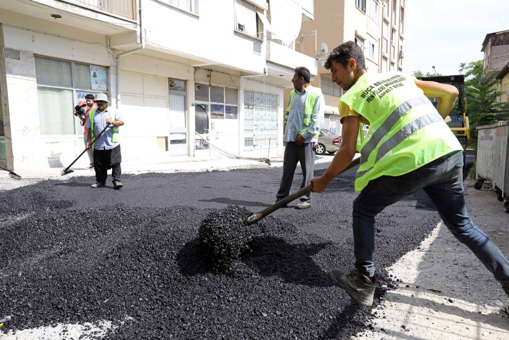 Buca sokakları yenileniyor