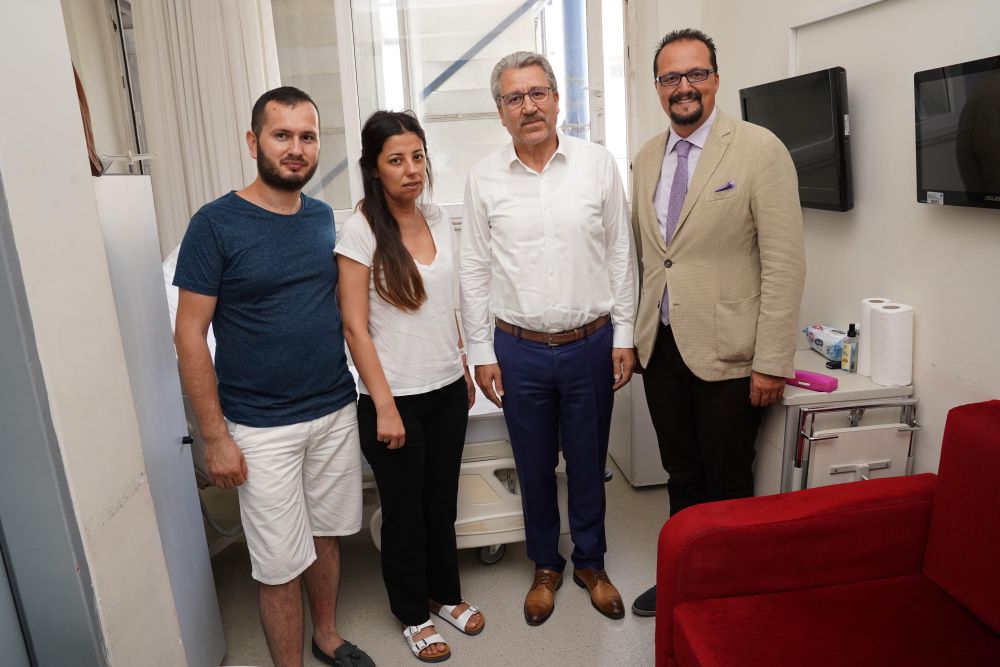 Türkiye’de İlk, Avrupa’da İkinci: Ege Üniversitesi’nde Robotik İzsiz Tiroid Ameliyatı