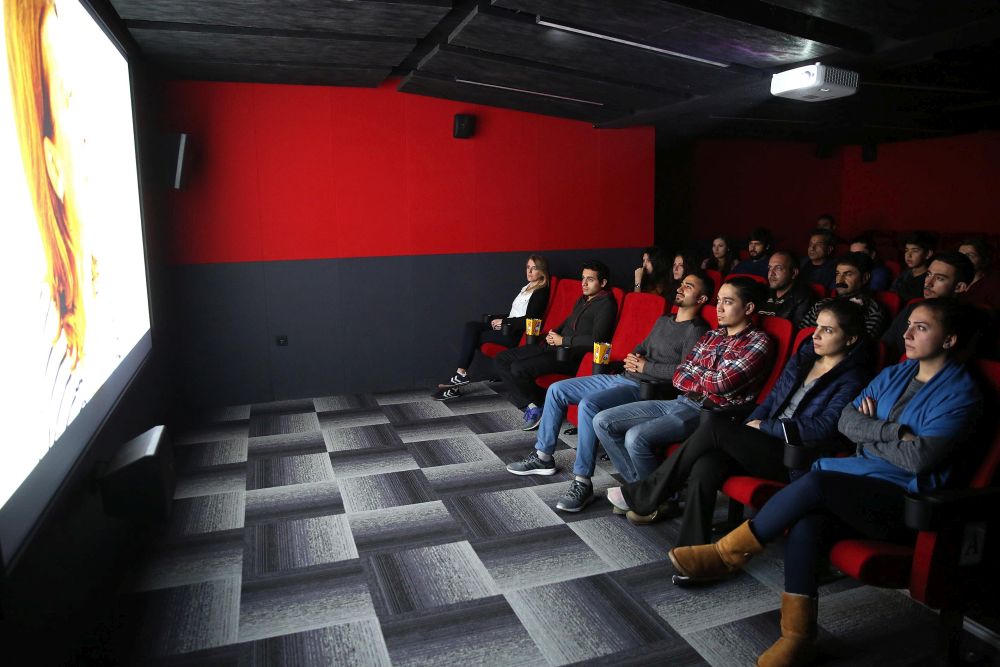 Üniversite gençliği muhteşem merkezlere akın ediyor