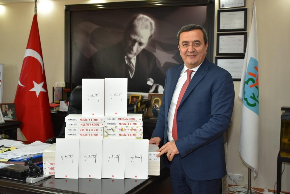Başkan Batur’dan Öğretmenler günü sürprizi