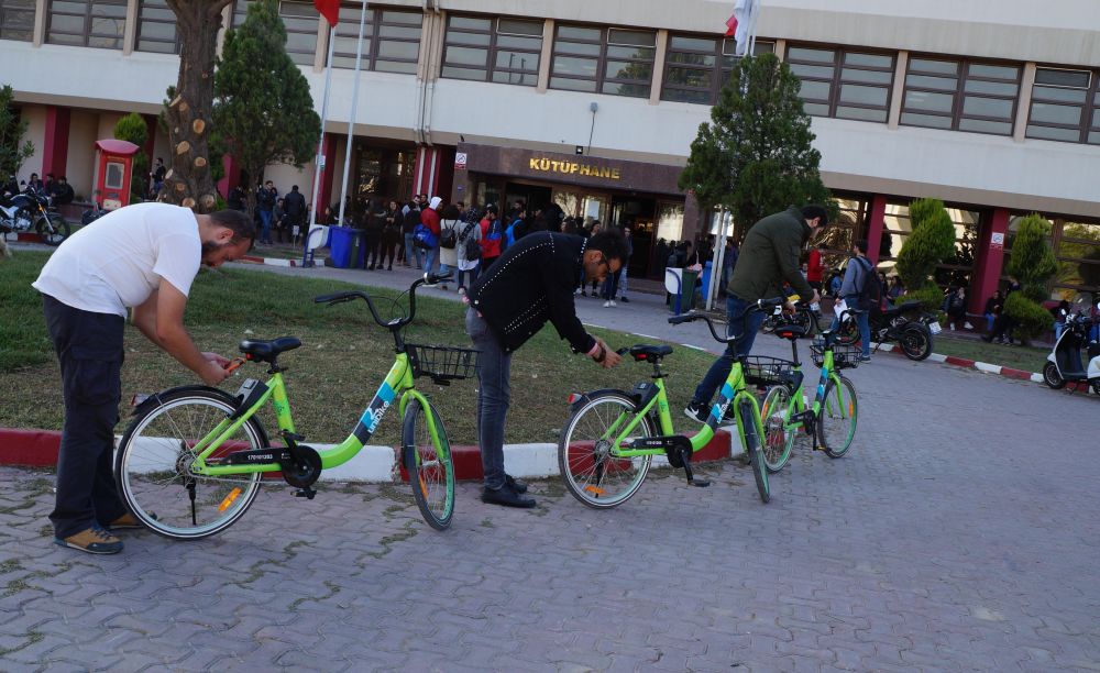 Ege’de “Paylaşımlı Bisiklet Sistemi” hayata geçirildi