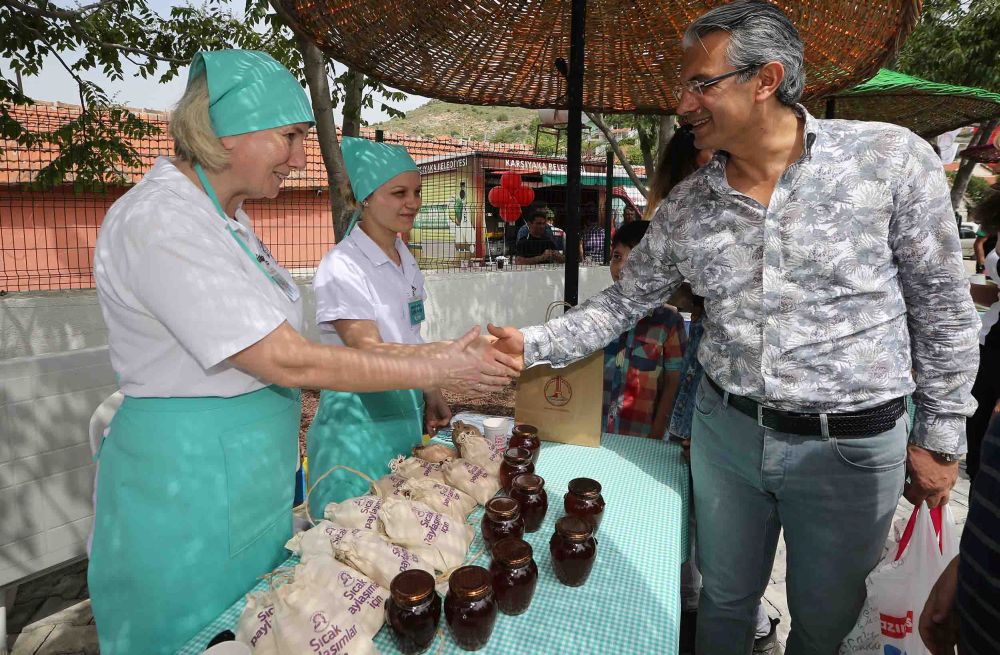 Bala kadın eli değdi