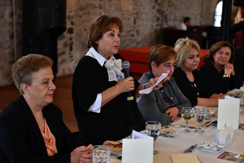 Başkan eşleri buluştu