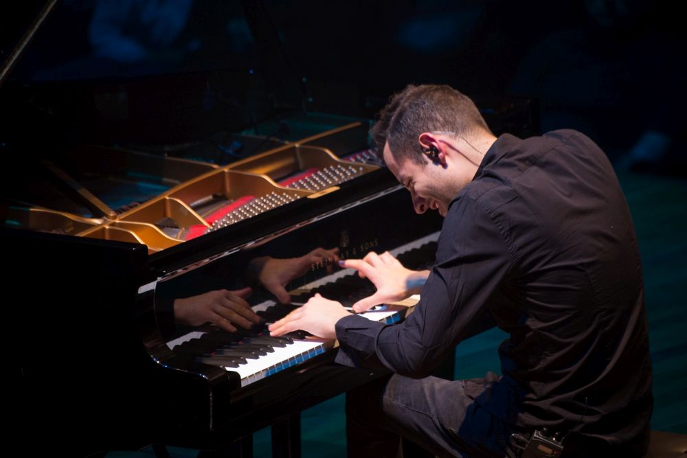Rekortmen piyanist Peter Bence, Türkiye'deki ilk konserini İzmir'de verdi
