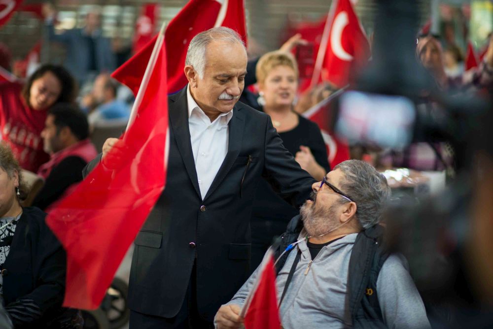Bayraklı Belediye Başkanı Hasan Karabağ;