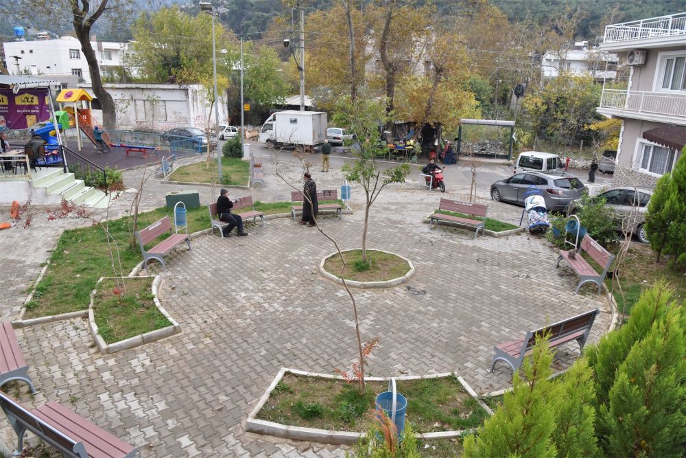 Bornova Kavaklıdere Mahallesi Meydan ve Parka Kavuştu
