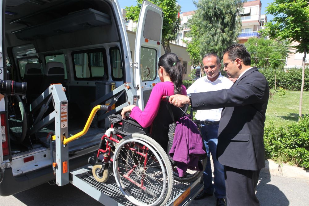 Engellilerin en büyük destekçisi Bornova Belediyesi