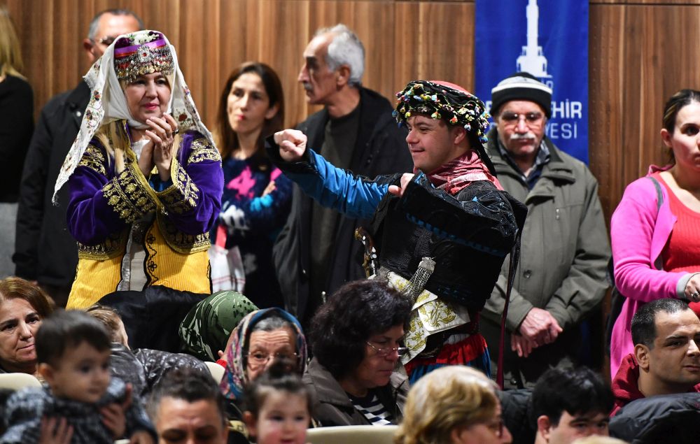 Hayat gülünce güzel