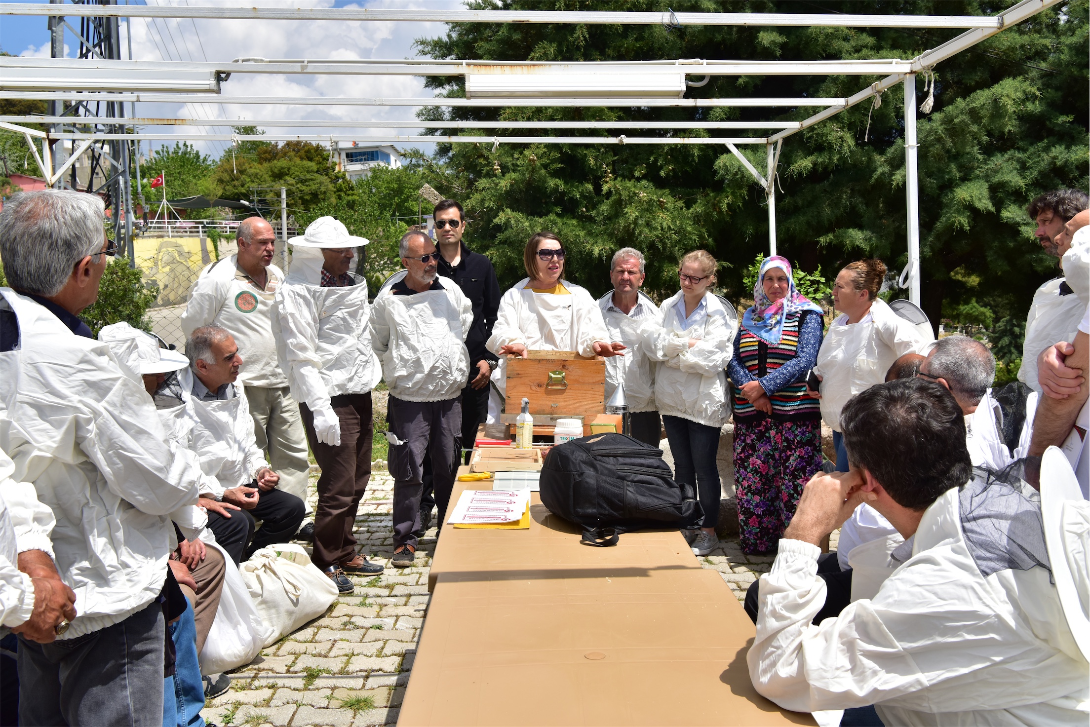 Yeni arıcılara Bornova Belediyesi'nden tam destek
