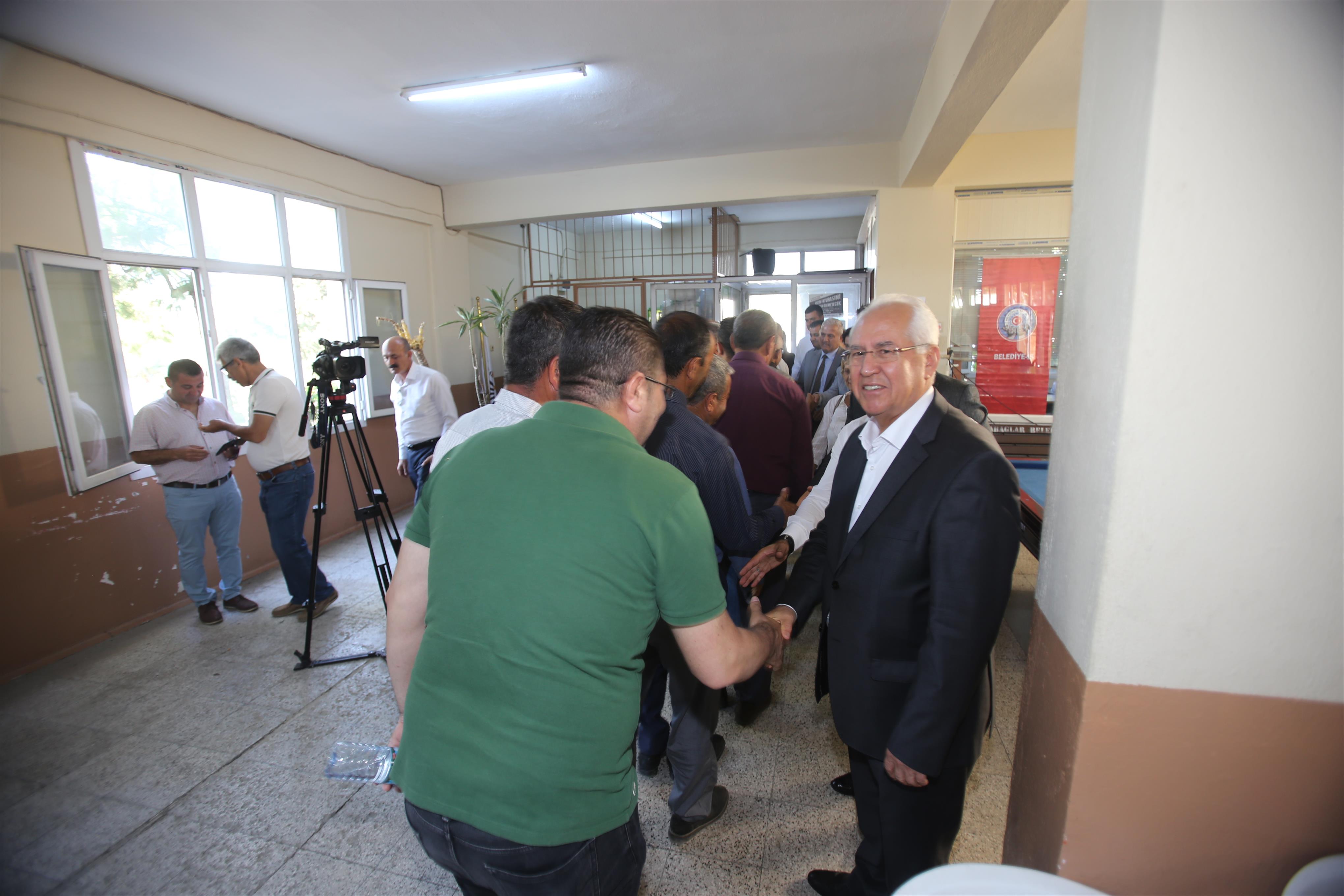 Başkan Selvitopu, belediye personeliyle bayramlaştı