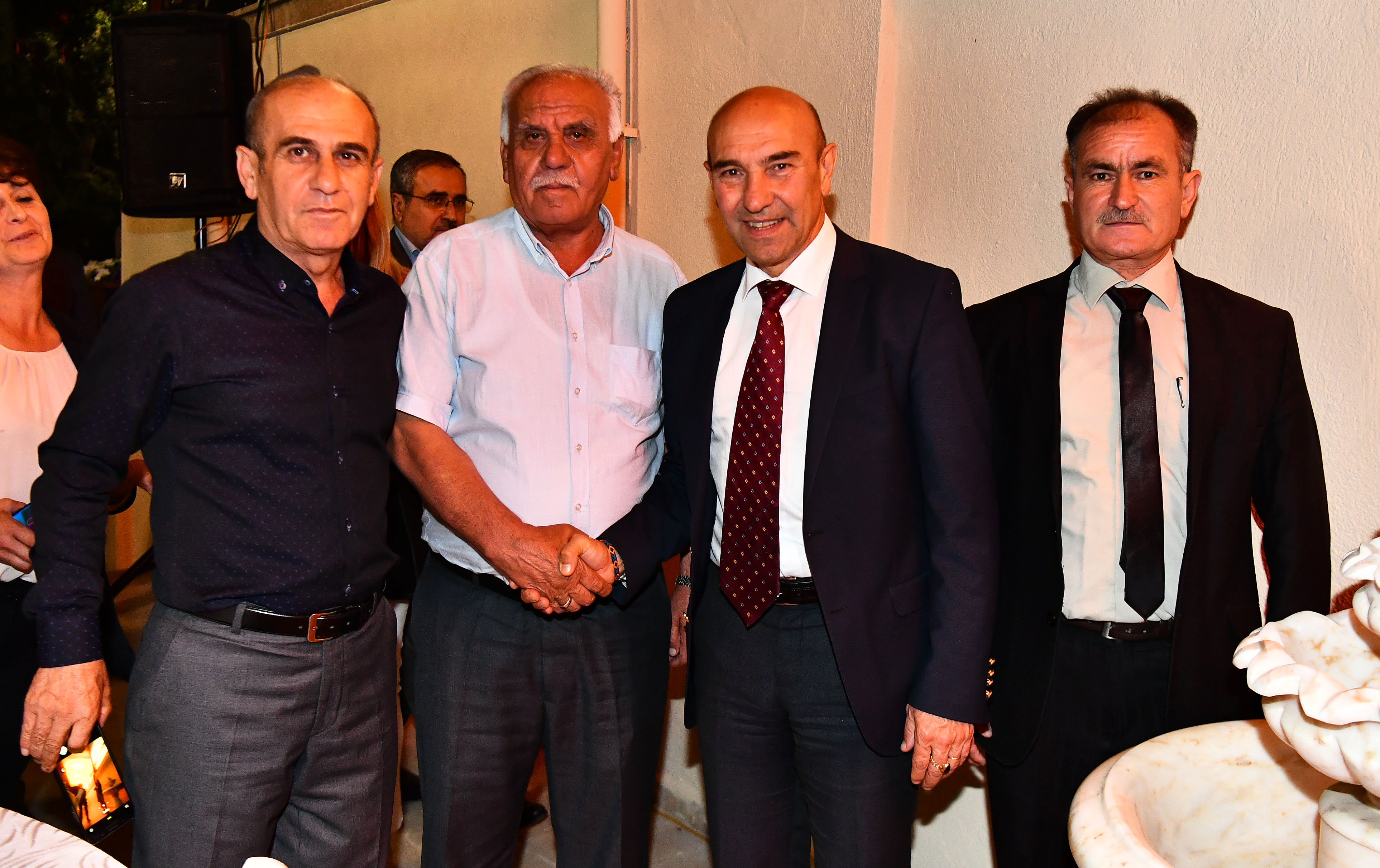 Mahallelerin ihtiyaçları anında çözülecek