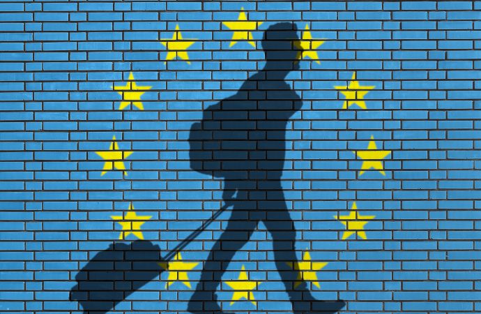 Schengen vizesi Türklere iki kat daha zorlaştı