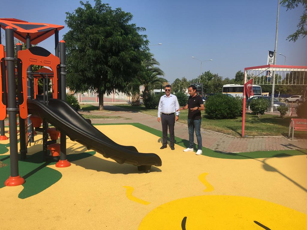 Bayraklı Belediyesi'nden parklara özel bakım