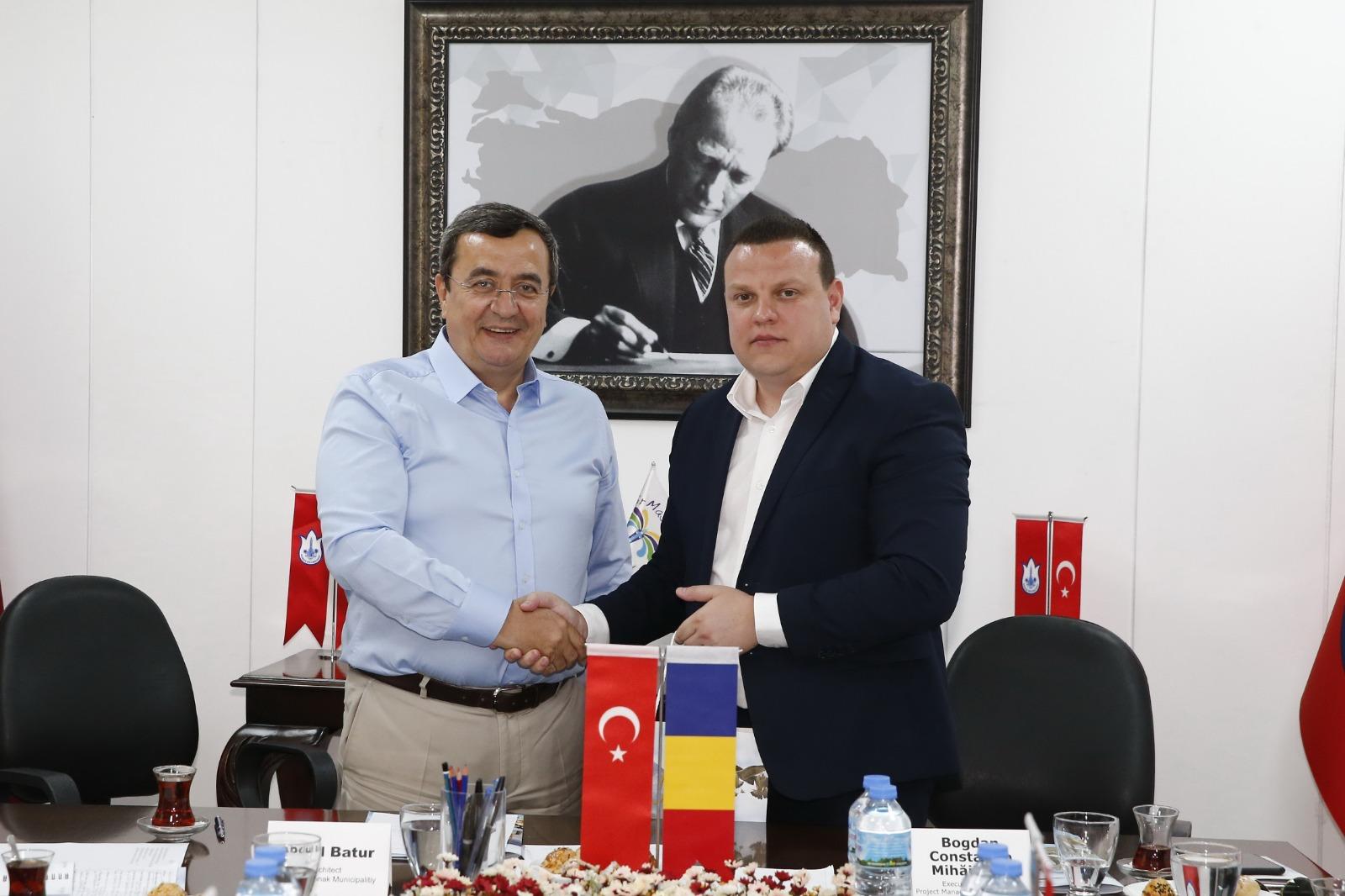 Başkan Batur, Avrupa Birliği Protokolünü İmzaladı