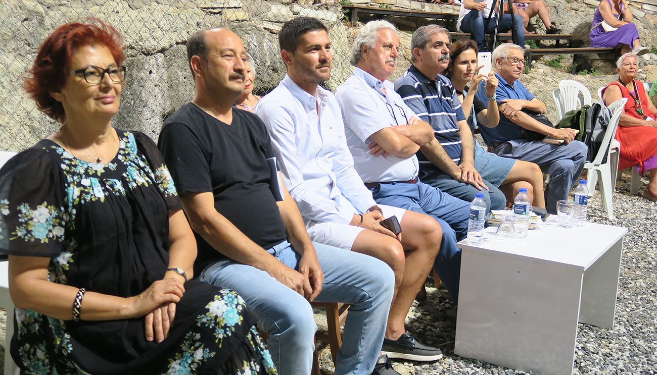 Foça'da şiirli gece