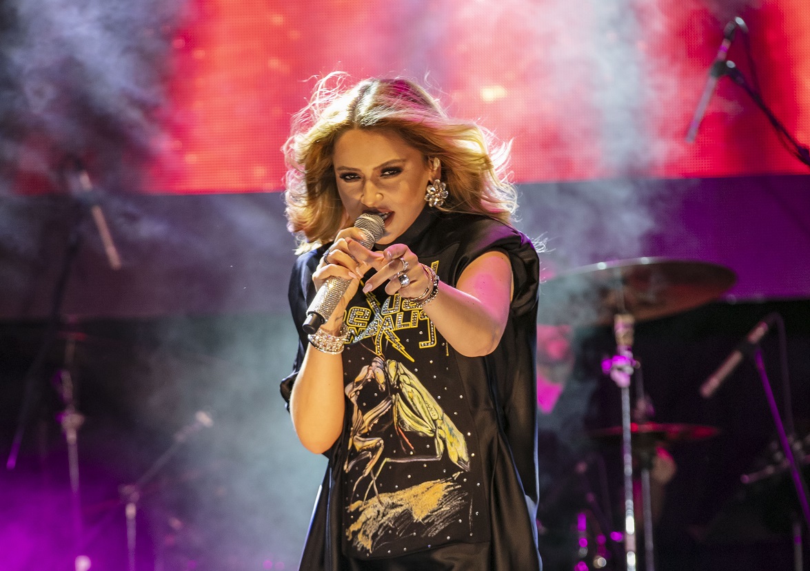 Deva'nın 5'inci yılında Hadise çoşkusu