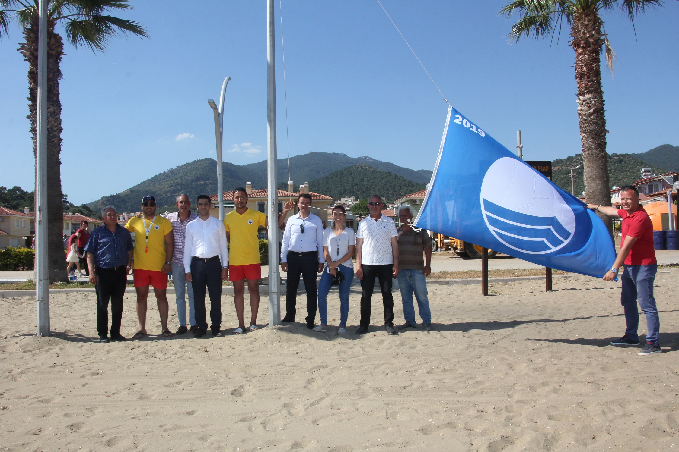 Menderes Sahilleri'ne mavi bayrak