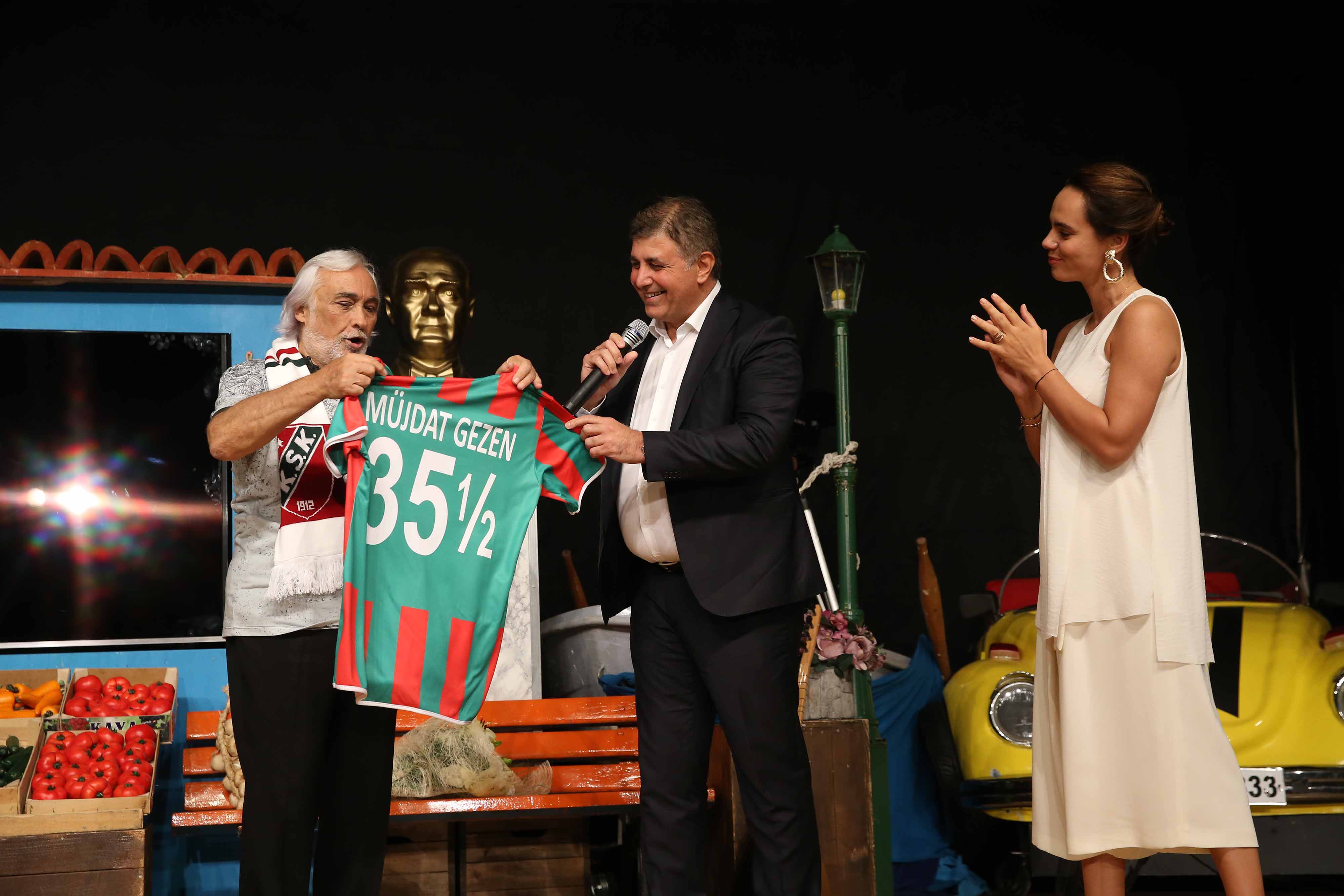 Başkan Tugay'dan Müjdat Gezen'e '60.yıl' teşekkürü