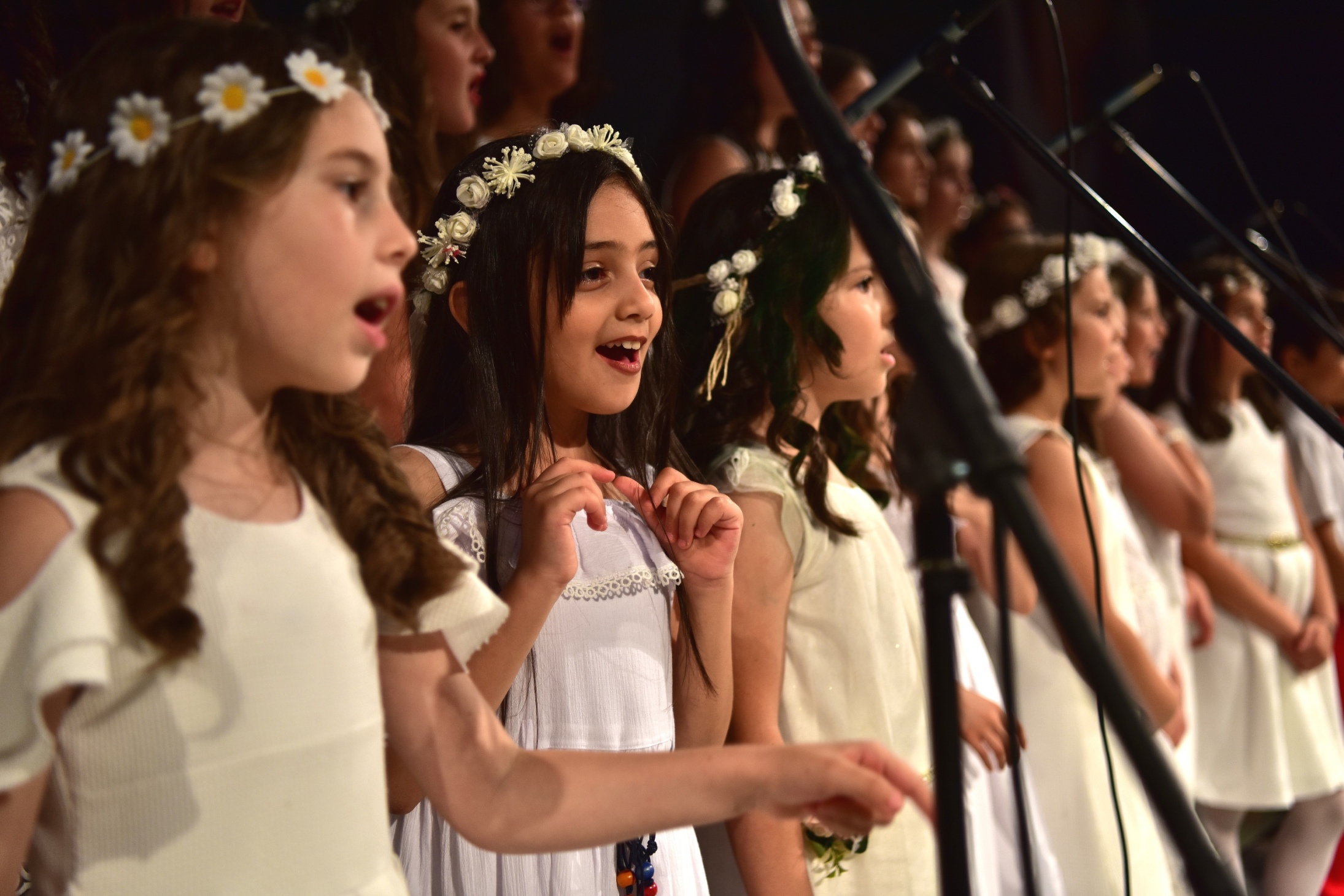 Bornova’da kursiyerlerden dans ve müzik ziyafeti