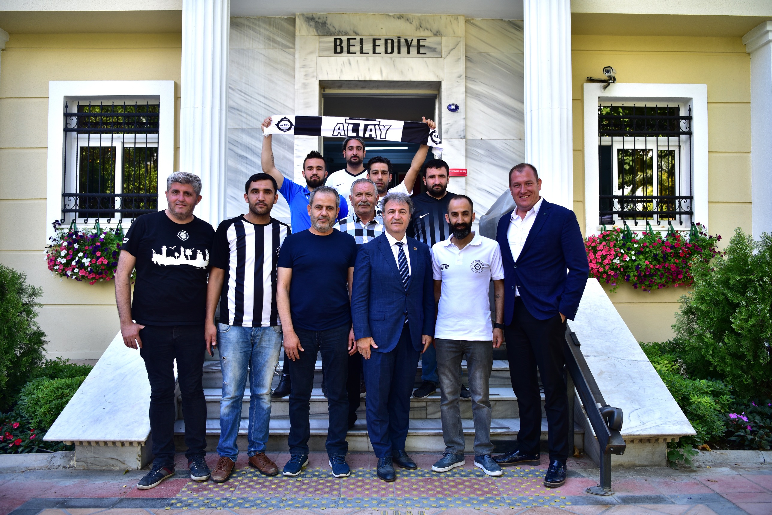 Altaylı taraftarlardan Bornova Belediyesi'ne stad isteği