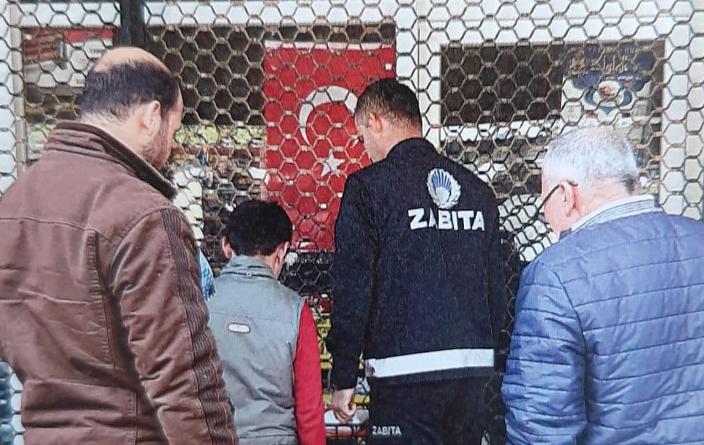 Torbalı Belediyesi'nden Suriyelilerin dükkanlarına mühür